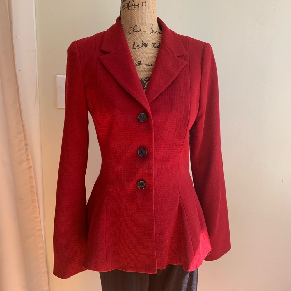 Elegant Red Women's Blazer